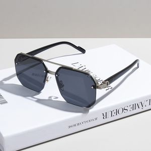 แว่นกันแดดทรงเหลี่ยมไร้กรอบโลโก้แบบกำหนดเอง UV400 น้ำหนักเบา วัสดุโลหะ แฟชั่นทันสมัยสำหรับทุกเพศทุกวัย เหมาะกับทุกรูปหน้า แว่นกันแดดดีไซน์เนอร์ - Product Image 2