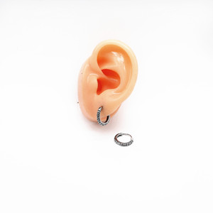 Boucles d'oreilles créoles Yunnique en acier titane, design géométrique, pour hommes et femmes, bijoux de mode, fabriquées à Guangzhou - Product Image 4