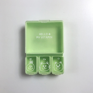 Cajas dispensadoras de pastillas de viaje de plástico rectangulares de 4 compartimentos, contenedor organizador para el hogar a un precio asequible - Product Image 4