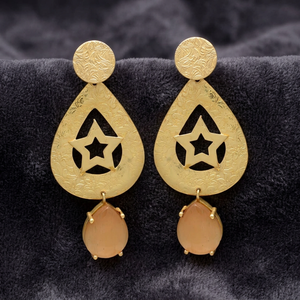 Pendientes de Araña con Diseño de Estrella y Lágrima en Oro Mate, con Gema de Melocotón, de Latón Chapado en Oro de 18K, Joyería Celestial para Compromiso - Product Image 1