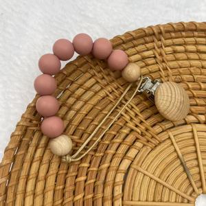 Chaîne de sucette en silicone Muslinlife avec support de tétine et clip anti-chute pour les enfants qui font leurs dents - Product Image 4