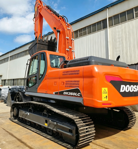รถขุดไฮดรอลิกแบบตีนตะขาบ DEVELON DX260LCA รุ่นใหม่ พร้อมมอเตอร์ปั๊มและเกียร์ - สำหรับงานหนักปานกลาง เหมาะสำหรับงานก่อสร้างทางวิศวกรรมเทศบาล - Product Image 6