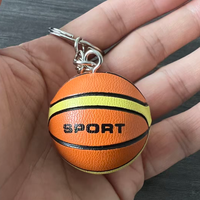 Porte-clés de basket-ball en PVC souple en gros, porte-clés 3D en caoutchouc, maillot de joueurs de l'équipe de basket-ball américaine, porte-clés en forme de maillot, stock important
