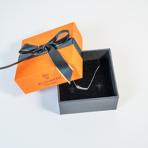Cajas de Lujo Personalizadas con Logotipo, <span class=keywords><strong>Mini</strong></span> Empaque para Collares, Tapa y Base Extraíbles, Caja de Regalo de Papel con Lazo y Espuma para Joyería - Product Image 1