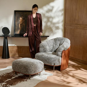 Fauteuil moderne une place en tissu capitonné, style minimaliste de designer, pour salon ou bureau - Product Image 5