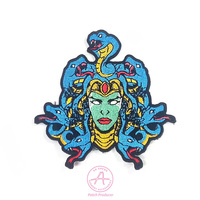 Écusson de broderie d'insigne brodé personnalisé pour vêtements Crochet et boucle Écusson de broderie Bordure découpée à la chaleur Accessoire de vêtement