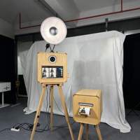 Machine à photos personnalisée avec écran tactile de 15,6 pouces, appareil photo, trépied en imitation bois et étui pour photomaton, idéale pour les événements