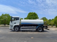 Camion-citerne à eau entièrement électrique 4x2 de 10 000 litres, camion à énergie nouvelle de 165 kWh à vendre