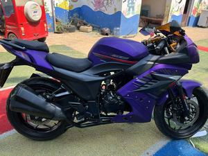 Motocicleta de Segunda Mano con Motor, Extremadamente Potente en Rendimiento. Motor de 250cc que Ofrece Alto Rendimiento y Potencia. - Product Image 2