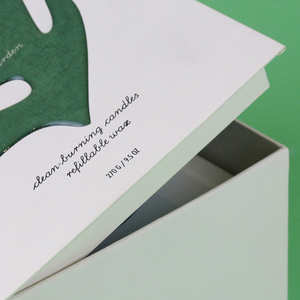 Cajas de Regalo Rígidas de Papel con Forma de Libro Blanco de Lujo Personalizadas para Velas en Frascos Magnéticos - Product Image 4