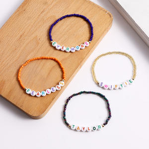 Mode personnalisée Boho coloré rapide amour mot perles Bracelet pour adolescents adultes en gros <span class=keywords><strong>moins</strong></span> <span class=keywords><strong>cher</strong></span> Alphabet lettres perles Bracelets - Product Image 4