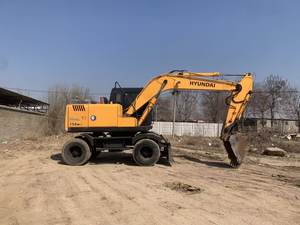 Mini pelleteuse sur chenilles Hyundai 15TON d'occasion avec moteur en bon état - Product Image 4
