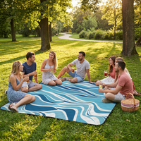 Accessoires de plage, couverture de pique-nique en tissu Oxford imperméable à 3 couches, 78*78 pouces, tapis de pique-nique portable pour le camping en plein air