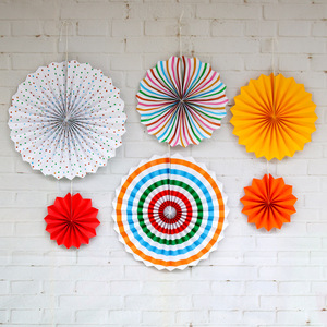 Éventails en <span class=keywords><strong>papier</strong></span> pliables en gros, décorations multicolores en rosettes de <span class=keywords><strong>papier</strong></span> pour mariages, banquets, hôtels, fêtes et événements - Product Image 2