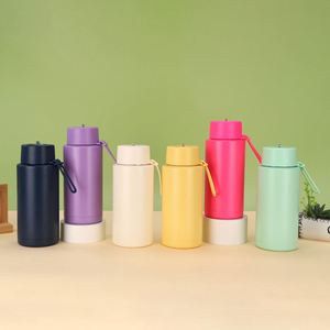 Bouteille d'eau isotherme en acier inoxydable à double paroi de 1000 ml avec paille, grande capacité, pour le sport et la gym - Product Image 1
