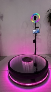 Cabina de Fotos de 360 Grados con Control de Pantalla Táctil, Logotipo Personalizado, Impresión Autoservicio para Smartphones y Tablets, Garantía de 2 Años, Compatible con iPad - Product Image 2