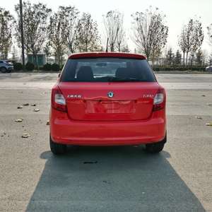 <span class=keywords><strong>Skoda</strong></span> <span class=keywords><strong>Fabia</strong></span> 2013 5 places Voiture rouge Voiture d'occasion <span class=keywords><strong>Automobile</strong></span> chinoise Voiture télécommandée abordable - Product Image 3