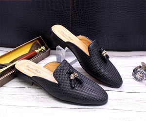 Nuevas Pantuflas de Cuero Genuino con Borlas para Uso Casual, Sandalias de <span class=keywords><strong>Verano</strong></span> con Diseño Tejido y Grabado para <span class=keywords><strong>Hombre</strong></span> - Product Image 3