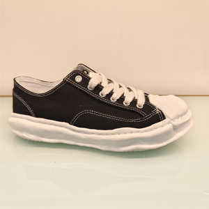 Zapatos planos de lona personalizables con suelas de concha antideslizantes y cómodos en estilos populares para primavera y otoño - Product Image 2