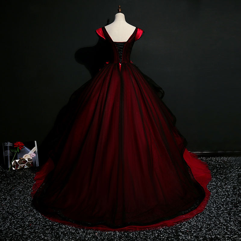 Popular Strapless A Line Chapel Train Beaded Top Red Black Wedding Gown