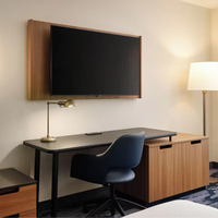 Bureau Fairfield Inn by Marriott avec armoire gauche ou droite, sur mesure, pour chambre d'hôtel, fabricant d'équipements hôteliers