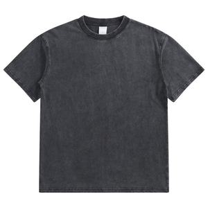 Fabricantes de Ropa Personalizada al por Mayor, Camiseta Corta Cuadrada para Hombre, Estampada en Negro, con Lavado Ácido, de Algodón Grueso - Product Image 1
