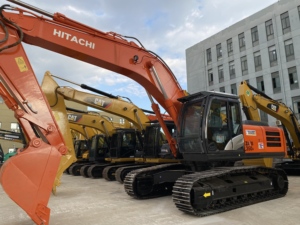 Excavatrice lourde Hitachi ZX350H d'occasion d'origine japonaise, sans fuite d'huile, faible nombre d'heures, 35 tonnes, pour le déblaiement de carrières, de fosses et de roches. - Product Image 1