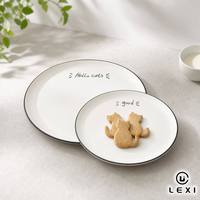 Juego de Platos de Porcelana con Diseño de Gatos Escritos a Mano, Decoración Whisker Ray Line, Color Blanco Crema, Dos Tamaños, Soporte de Exhibición Cromado, para Cocina o Pared