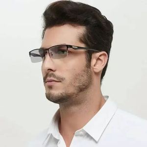 Gafas Progresivas Multifocales para Hombre con Logotipo Personalizado, Montura Media, Anti Luz Azul, Fotocromáticas, para Lectura, para Hombre y Mujer - Product Image 3