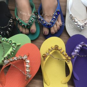 Alta moda glamour pantofola <span class=keywords><strong>sandali</strong></span> da spiaggia morbidi donna <span class=keywords><strong>infradito</strong></span> colorato con catene di cristallo V strass antiscivolo leggero - Product Image 1