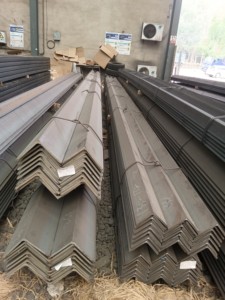 פלדת פחמן מגולגלת חם Q235B S235JR A36 SS400 בצורת זוית 50x50x6mm 40x40x4mm - Product Image 5