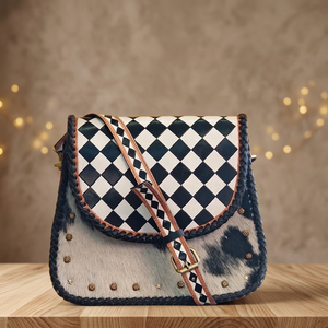 Bolso Bandolera de Cuero Vacuno Hecho a Mano con Patrón a Cuadros y Pelo de Vaca, Bolso de Hombro con Correa Elegante y Duradera - Product Image 3