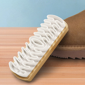 Cepillo para zapatos de gamuza, limpiador de botas de nieve y eliminador de polvo, cepillo de terciopelo de cerdas suaves, cepillo de piel de ciervo - Product Image 1