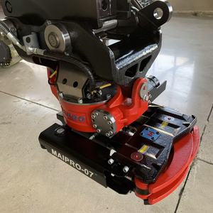Tiltrotateur hydraulique pour excavatrice de démolition, structure en acier moulé avec rotation à 360 degrés et coupleur à angle d'inclinaison de 45 degrés - Product Image 2
