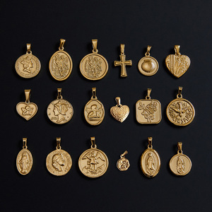 Colgante Unisex de Moda |   Colgante de Moneda Vintage de Acero Inoxidable con Oro PVD de 18K, Cruz, Virgen María, Santos y Ángeles - Product Image 3