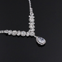 Ensemble collier et boucles d'oreilles avec pendentif en diamant de laboratoire cultivé en laboratoire de couleur D E F de 1 ct 2 ct 3 ct personnalisé pour mariage