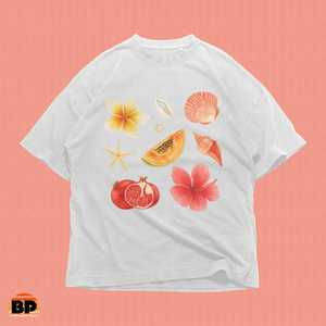 T-shirt Grafica Oversize Y2K Streetwear con Collage Tropicale Fiori Conchiglie Frutta Estetica Estiva Unisex Retrò - Product Image 1