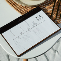 Menu personnalisé en contreplaqué format A5 avec support en simili cuir, idéal pour les dossiers de menus de restaurant, les livres d'invités