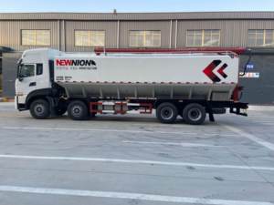 43m ³ 400hp Réservoir d'alimentation en vrac Boîte à fourrage pour porcs de haute qualité Livraison d'aliments <span class=keywords><strong>Transport</strong></span> Camion d'alimentation 4 axes Elevage Silo personnalisable - Product Image 3