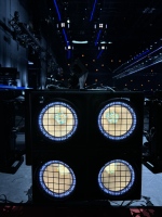 Projecteur LED RGBALC extérieur étanche IP65 900W en aluminium avec contrôle DMX512 et gradation linéaire 0-100% pour concerts, mariages, hôtels