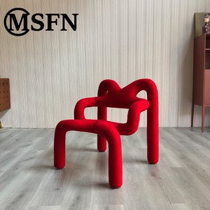 Fauteuil d'appoint sculptural moderne en <span class=keywords><strong>tissu</strong></span> rouge vibrant, idéal pour les espaces Instagrammables, les galeries d'art et les salons créatifs - Product Image 4
