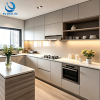 Ensemble d'armoires de cuisine européennes en bois massif, sur mesure, de luxe, imperméables, à finition brillante, pratiques, directement du fabricant, pour appartement