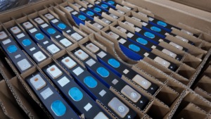 3.2V 119Ah A급 리튬인산철(<span class=keywords><strong>LiFePO4</strong></span>) 리튬 이온 배터리 셀-반고체 상태 4000회 사이클 10년 보증 가정용 저장 장치 - Product Image 6