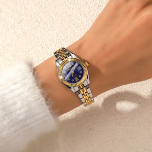 Nouvelle <span class=keywords><strong>montre</strong></span> à <span class=keywords><strong>quartz</strong></span> Aurora Shell Diamond Stars Roma pour <span class=keywords><strong>femme</strong></span> avec bracelet en or et acier - Product Image 5