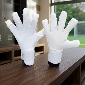 ถุงมือผู้รักษาประตูฟุตบอลมืออาชีพ สายรัดแบบติดถุงมือ สีขาว ถุงมือผู้รักษาประตู ออกแบบเองได้ คุณภาพสูงสุด - Product Image 2
