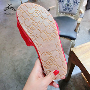 Nuovo design moda donna natale natale babbo natale rosso fortunato caldo peluche palla pelliccia coperta inverno ragazze pantofole scivoli - Product Image 5