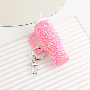 Eleva <span class=keywords><strong>tu</strong></span> estilo con nuestro llavero mini tumbler brillante, el soporte definitivo para lápiz labial y el regalo perfecto para el Día de la Madre. - Product Image 6