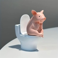 Figurine adorable de cochon rose sur les toilettes - Décoration fantaisie en PVC pour la maison, le bureau, la voiture - Cadeau idéal pour les amis - Polyvalente pour l'intérieur