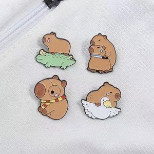 絶妙なデザイン動物金属バッジカスタムバッグアクセサリーハードソフトエナメルピンカピバラ - Product Image 3