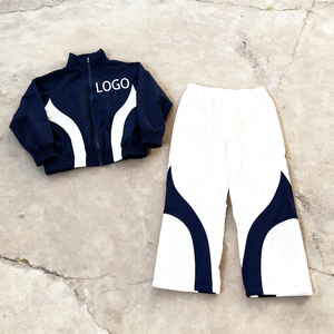 OEM Costumes de <span class=keywords><strong>jogging</strong></span> en nylon personnalisés <span class=keywords><strong>Streetwear</strong></span> coupe-vent en polyester Survêtement à fermeture éclair pour hommes - Product Image 2